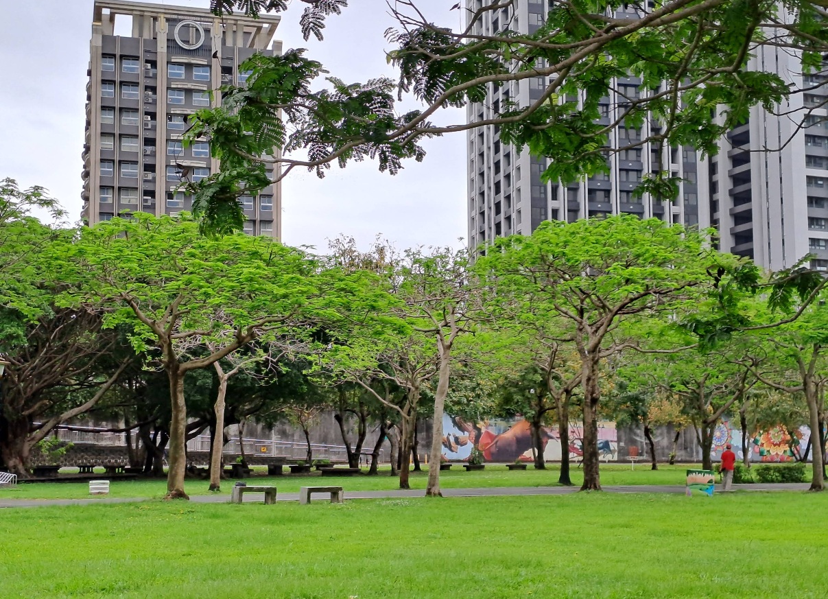 Xinhaiqiao_Riverside_Park_001.jpg